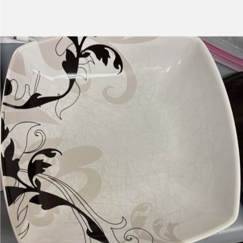 222 Fifth Modern Scroll Fine China Plate